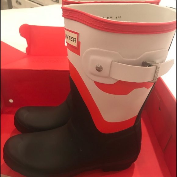 Hunter Original Short Black/Red limited Edition Hunter Size 6 Rain Boot NEW! - Picture 6 of 6